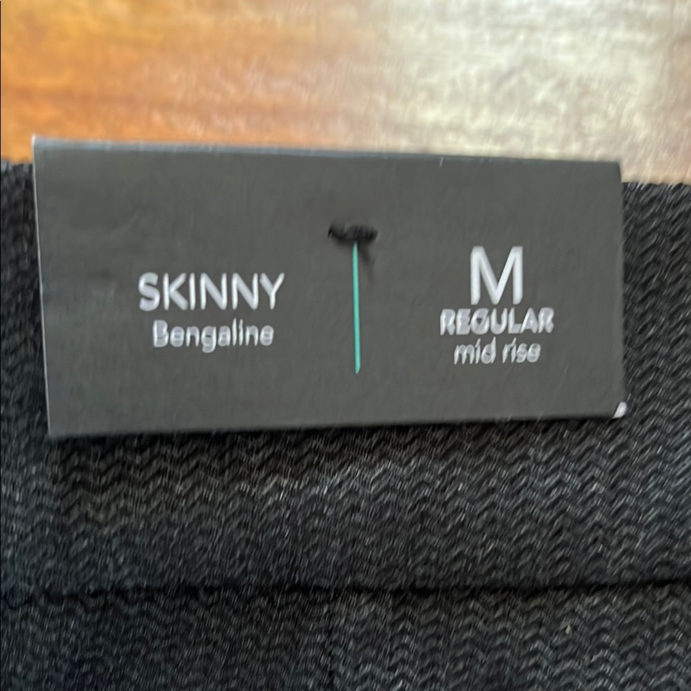 New Maurices Black skinny mid rise Textured Pants - Picture 12 of 14